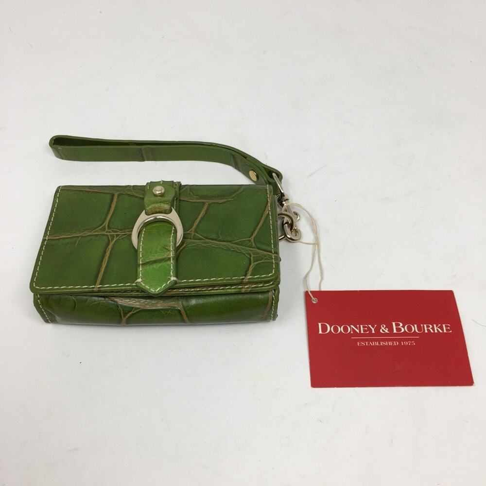 Dooney & Bourke Green Croco Wristlet NWT - Picture 2 of 8